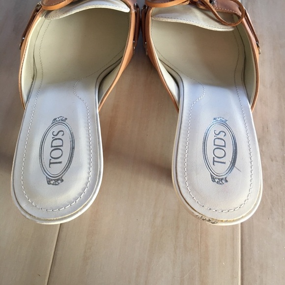 Tod’s Vintage Slip-on White & Tan Loafers - Picture 2 of 6